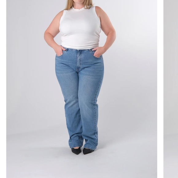 Plus size jeans, straight leg jeans - Picture 2 of 4
